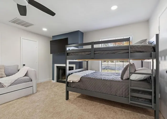 Fifa Retreat Sleeps 26 Stockyards Dfw Basecamp *