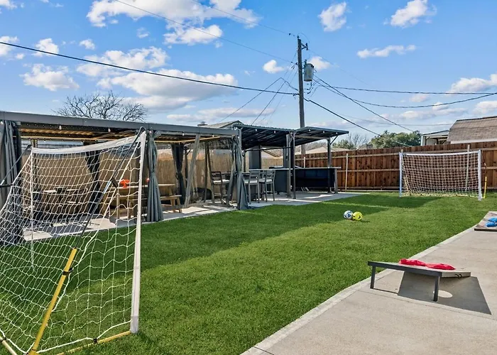 Ferienhaus Fifa Retreat Sleeps 26 Stockyards Dfw Basecamp Fort Worth