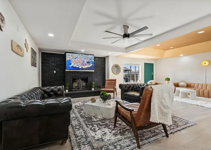 Ferienhaus Fifa Retreat Sleeps 26 Stockyards Dfw Basecamp Fort Worth