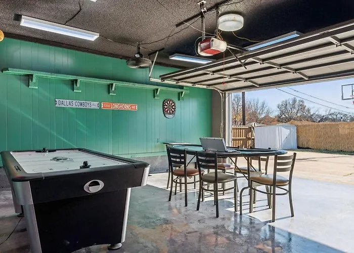 Fifa Retreat Sleeps 26 Stockyards Dfw Basecamp *