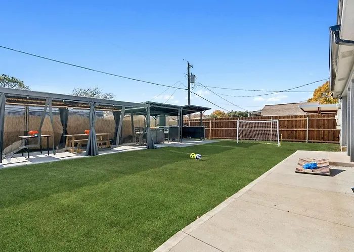 Ferienhaus Fifa Retreat Sleeps 26 Stockyards Dfw Basecamp *
