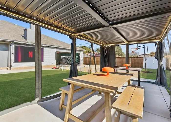Casa de férias Fifa Retreat Sleeps 26 Stockyards Dfw Basecamp
