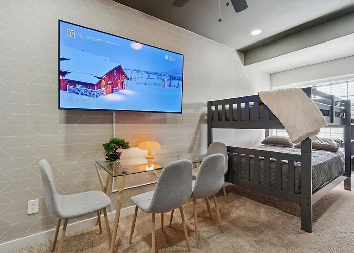 Fifa Retreat Sleeps 26 Stockyards Dfw Basecamp Fort Worth