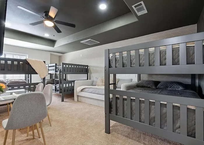 Ferienhaus Fifa Retreat Sleeps 26 Stockyards Dfw Basecamp *
